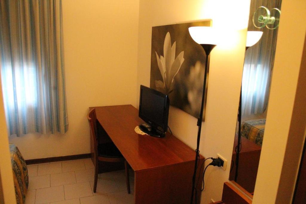 Hotel Riverside Modena Esterno foto