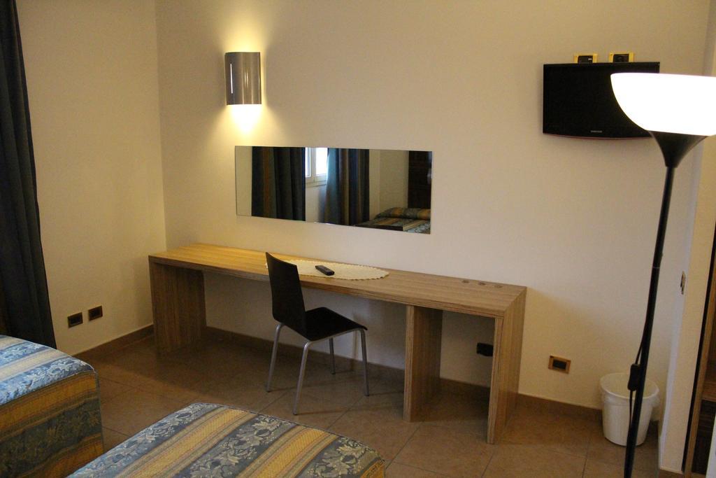 Hotel Riverside Modena Esterno foto
