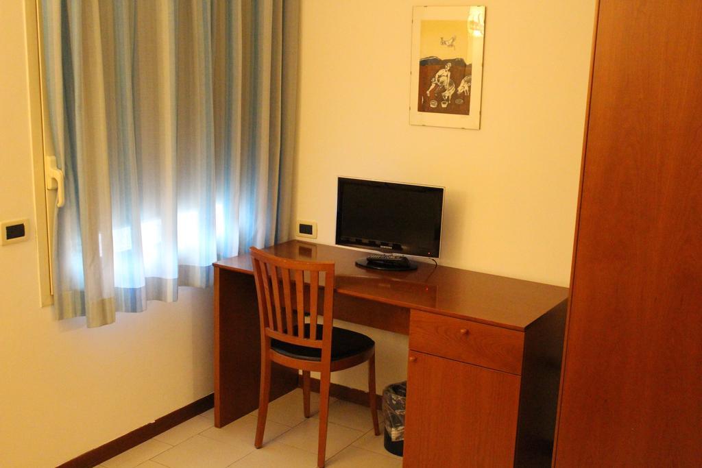 Hotel Riverside Modena Esterno foto