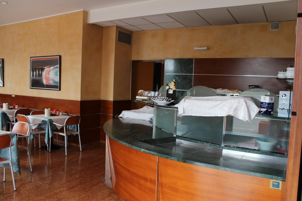 Hotel Riverside Modena Esterno foto