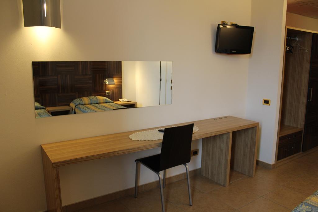 Hotel Riverside Modena Esterno foto