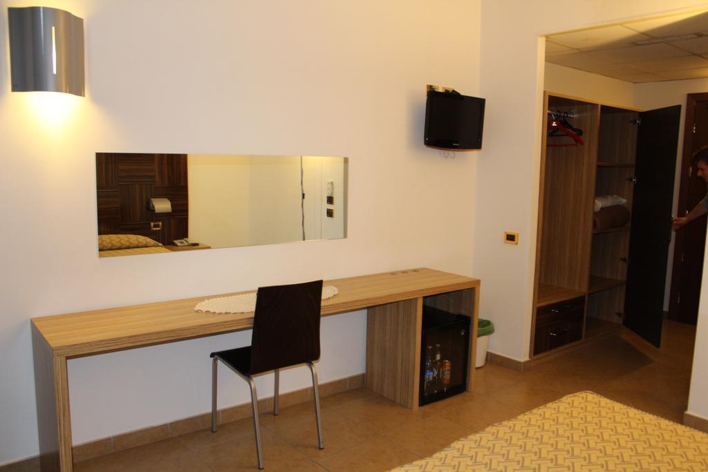 Hotel Riverside Modena Esterno foto
